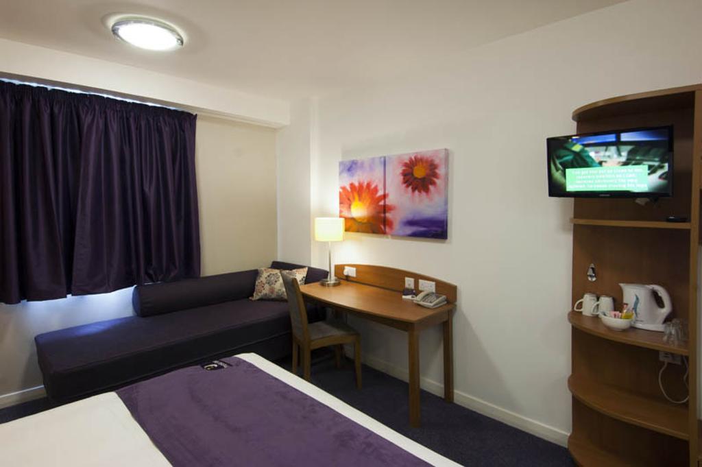 Premier Inn Horsham Extérieur photo