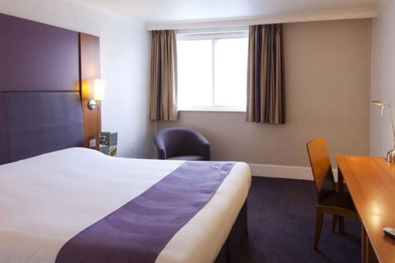 Premier Inn Horsham Extérieur photo