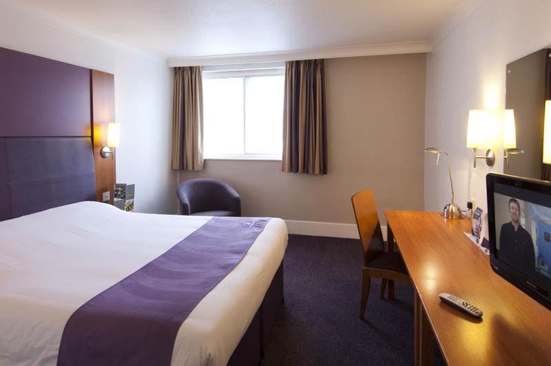 Premier Inn Horsham Extérieur photo