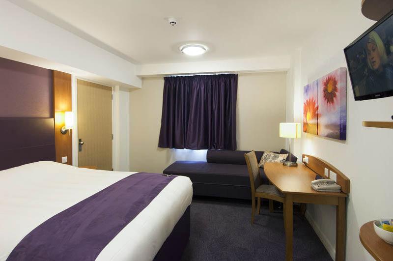 Premier Inn Horsham Extérieur photo